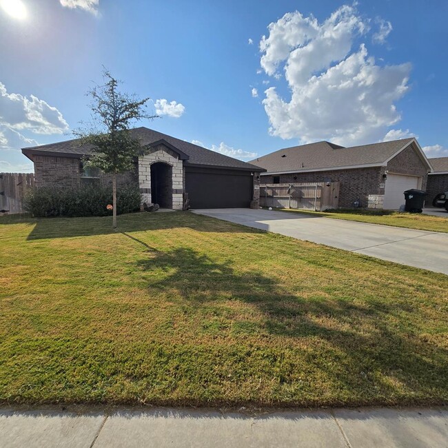 Primary Photo - 7003 Adenium Rd