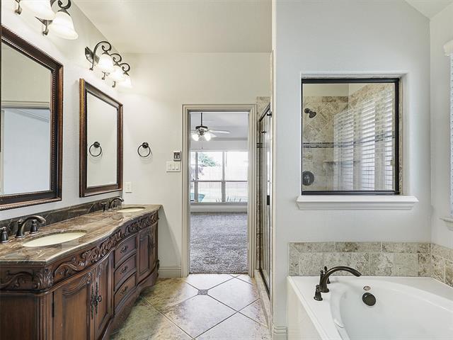 Building Photo - 909 Lake Meadow Ln