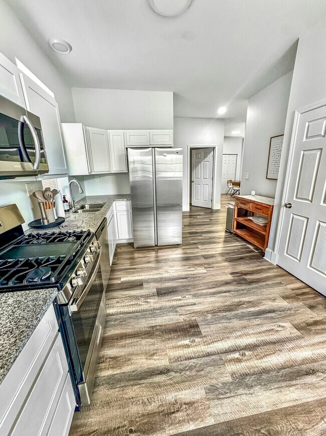 Building Photo - 4581 Gibson Ave