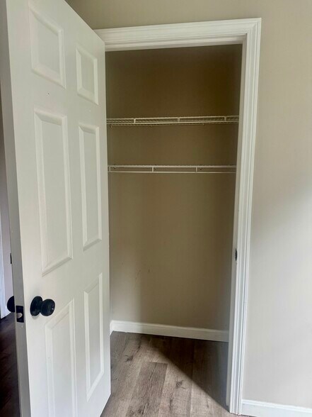 Building Photo - 56 Hyacinth St