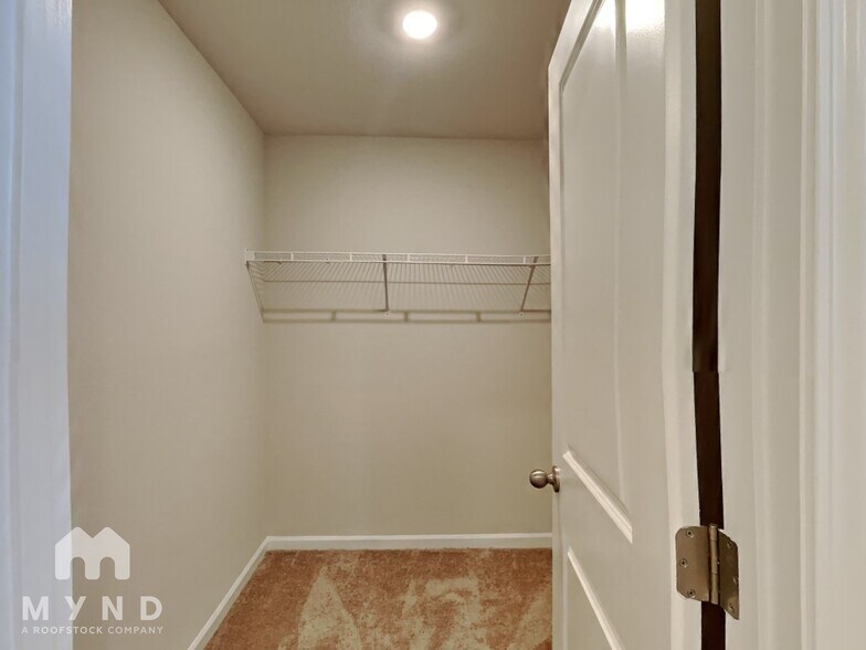 Building Photo - 145 Everglade Wy