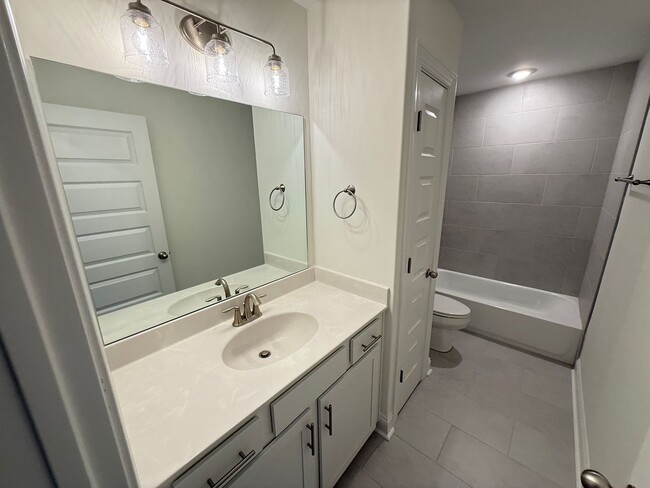 Building Photo - 7464 Newbury Dr