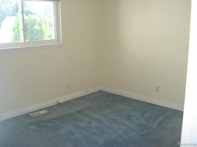 Building Photo - 8783 Lozen Dr