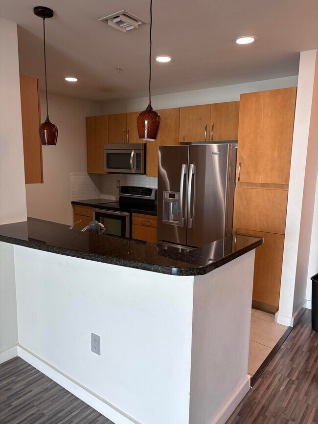 Building Photo - 300 S Australian Ave