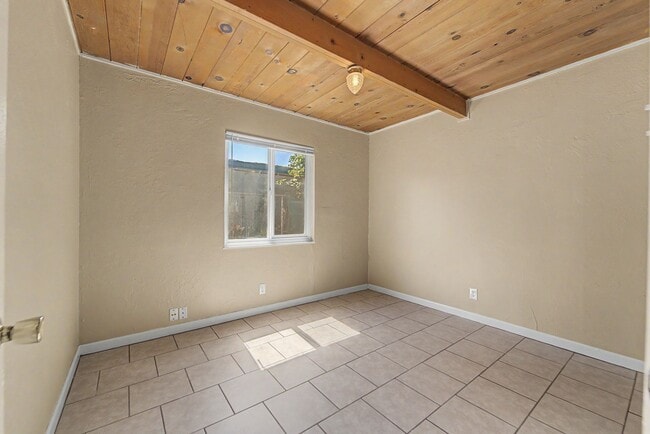 Building Photo - 1423 Wendell Way