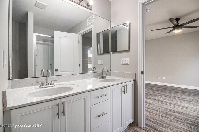 Building Photo - 1667 Desco