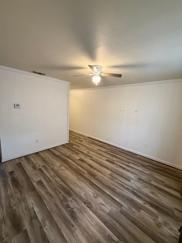 Building Photo - 2112 14th Ave N