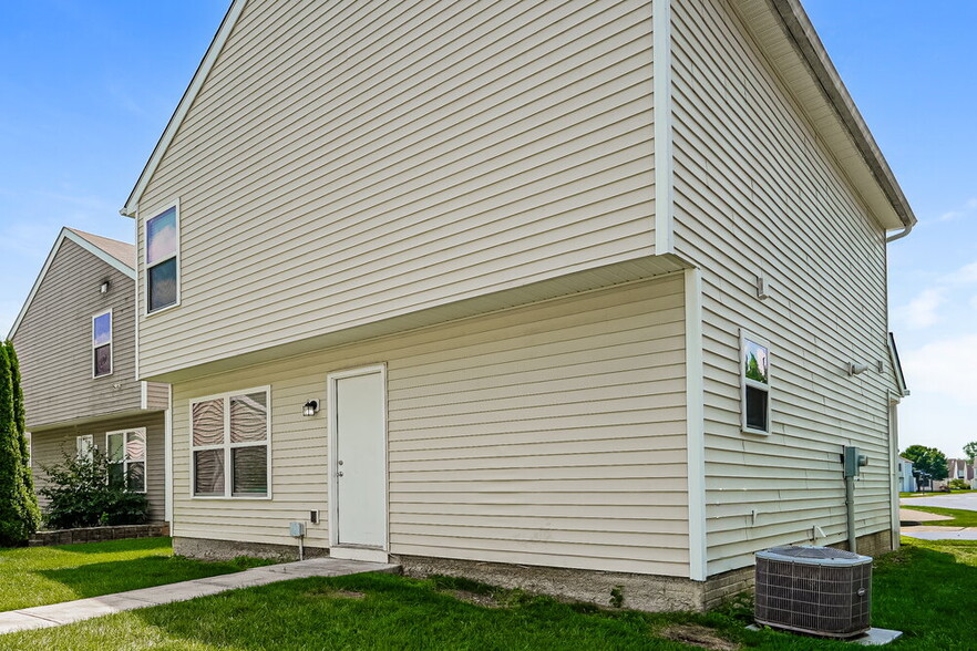 Building Photo - 6280 Marengo St