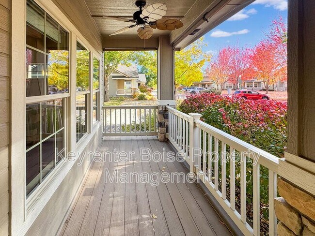 Building Photo - 998 E Shadow Creek Ln