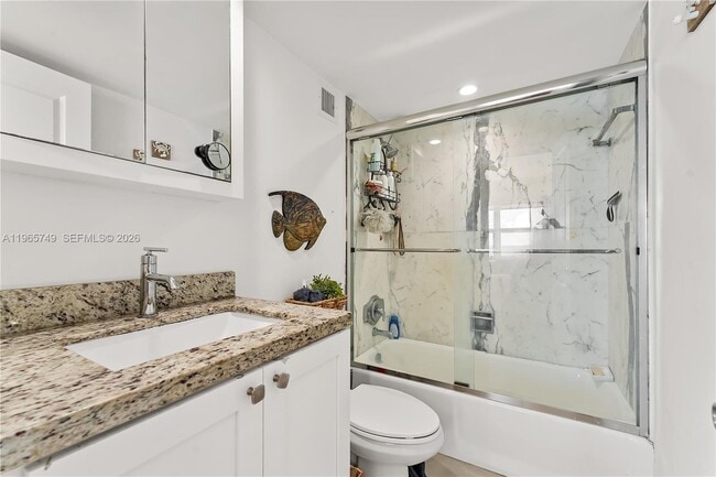 Building Photo - 710 N Ocean Blvd