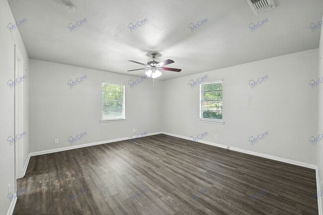 Building Photo - 223 Annetta Rd