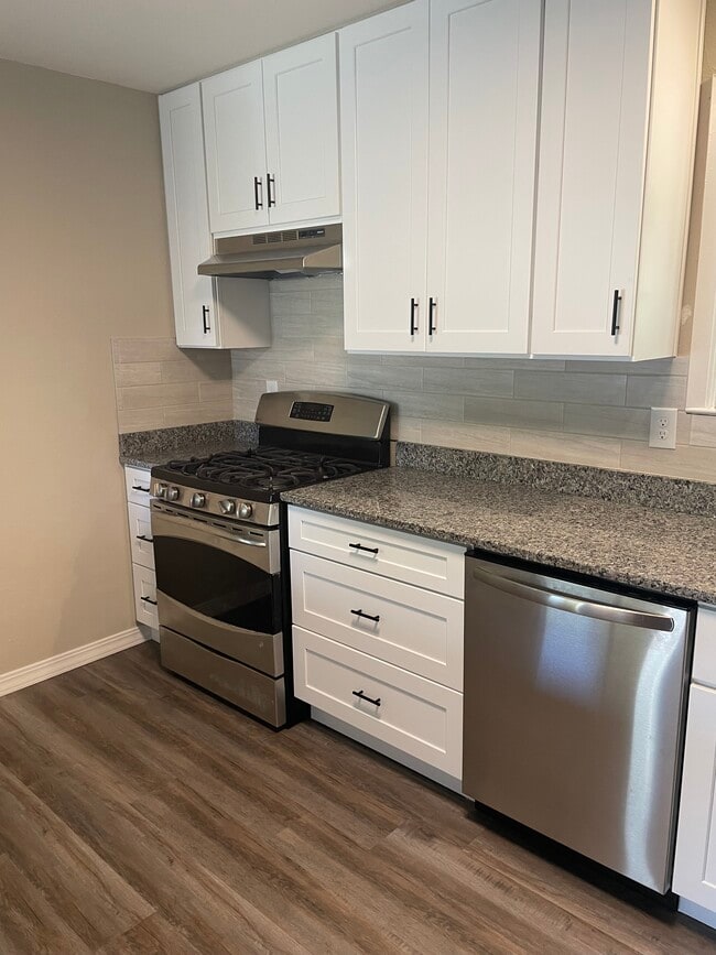 Building Photo - 410 W Lindbergh Blvd