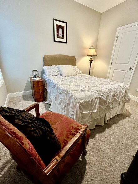 Building Photo - 122 Cedar Lake Rd