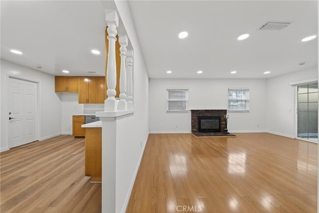 Building Photo - 4201 Franklin Ave