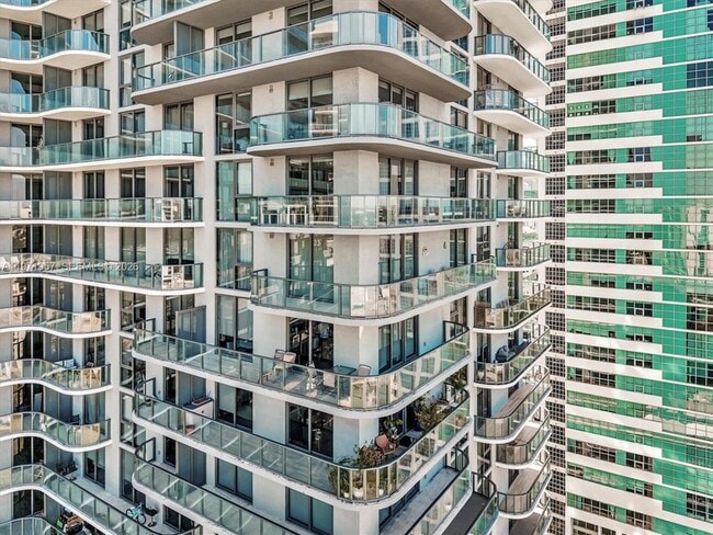 Building Photo - 121 NE 34th St