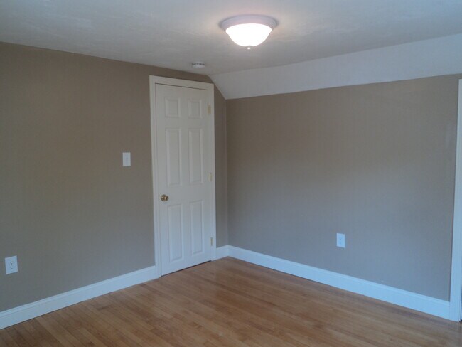 Main bedroom - 25 Common St