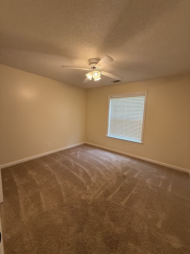 Building Photo - 23 Telfair Dr