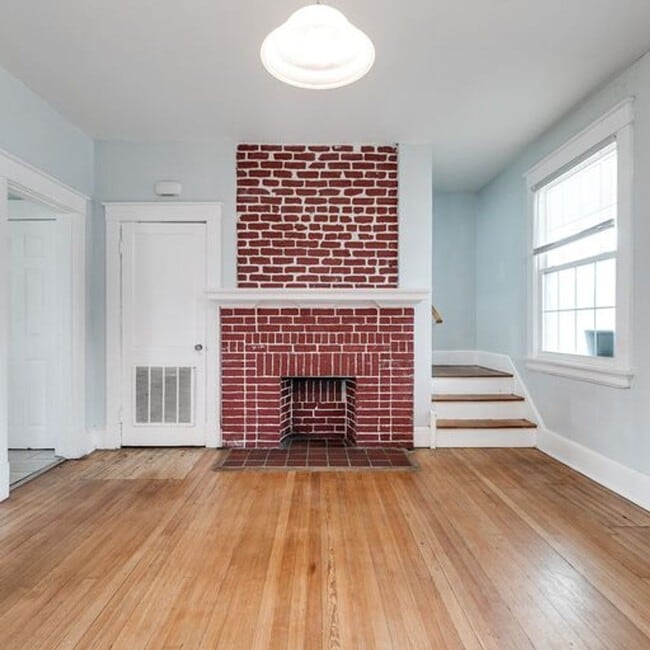 Building Photo - 3 Bedroom Home in Highland Park ***Availab...