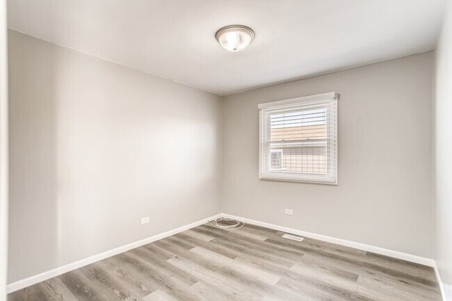 Building Photo - 7927 163rd Ct
