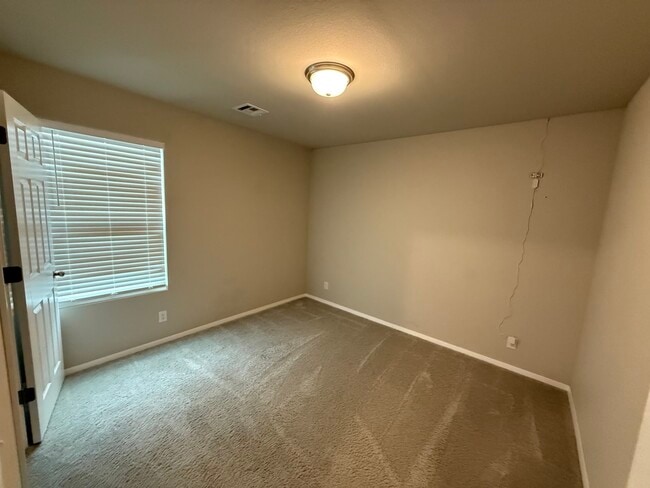 Building Photo - 1232 E Toledo St