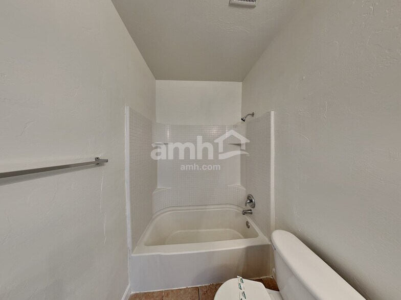 Building Photo - 6034 S Lostan Ave