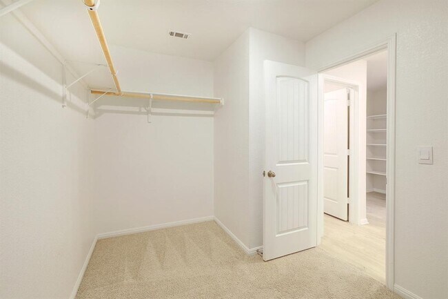 Building Photo - 2617 Dewlap Ct