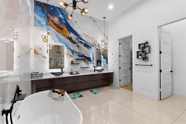 Building Photo - 3946 N Cresthaven Rd