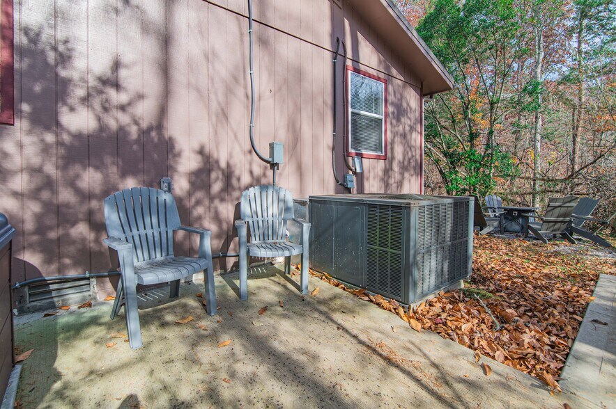 Building Photo - 1748 Paulas Huskey Cir