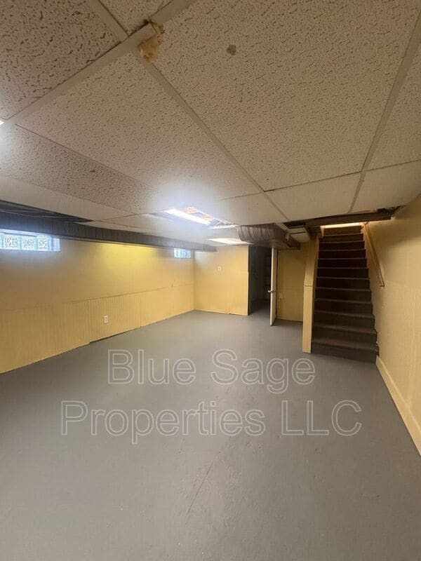 Building Photo - 1024 Broad St