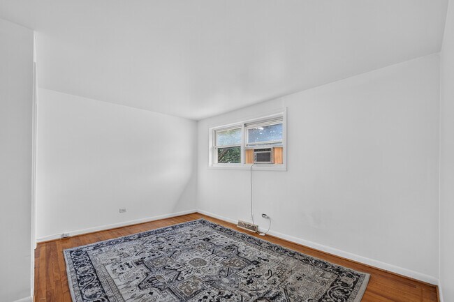 Building Photo - 210 Linn Ct