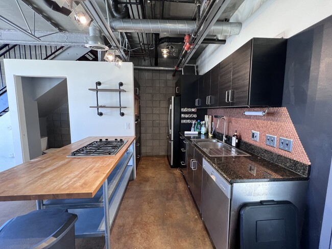 Building Photo - 360 W 300 S