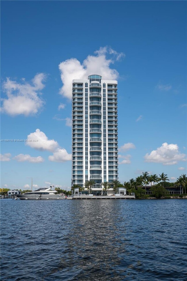 Building Photo - 17301 Biscayne Blvd