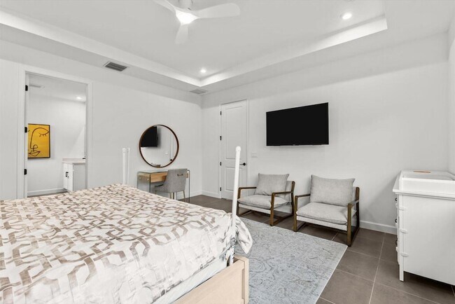 Building Photo - 9165 Remy Ln