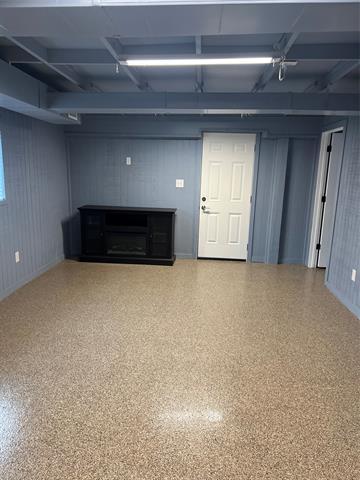 Building Photo - 162 Kent St