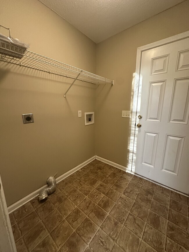 Building Photo - 12 Bass Rock Ct