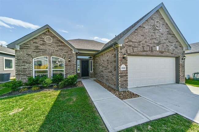 Building Photo - 13030 Laura Lake Dr