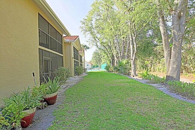 Building Photo - 9627 Eaton Gardens Ln