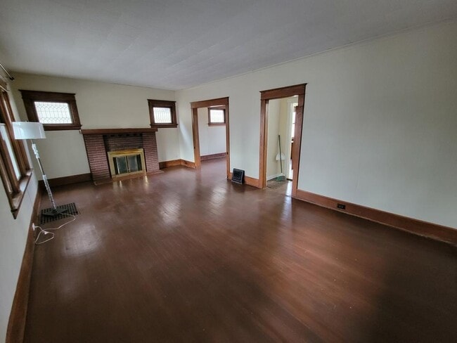 Building Photo - 3221 S Harrison St