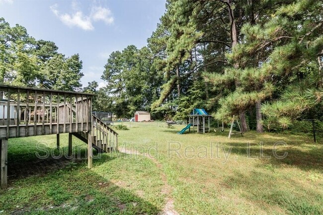 Building Photo - 663 Raymond Dr