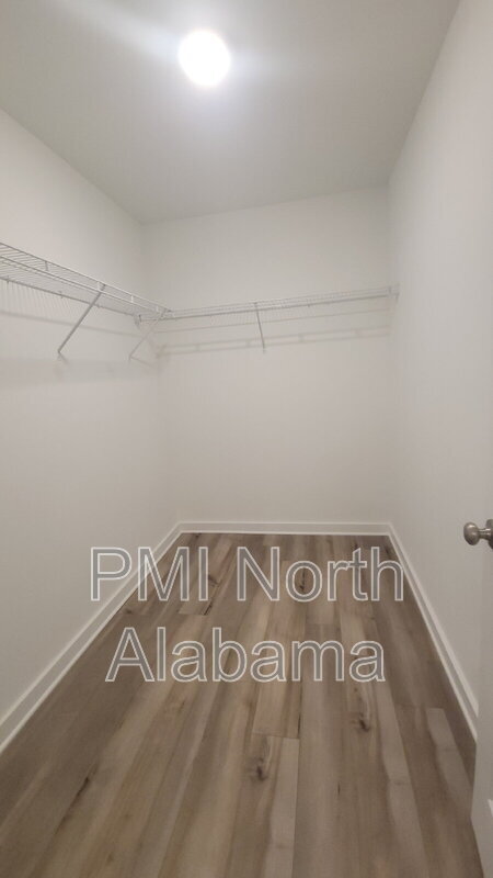 Building Photo - 7589 Discovery Pt Dr NW