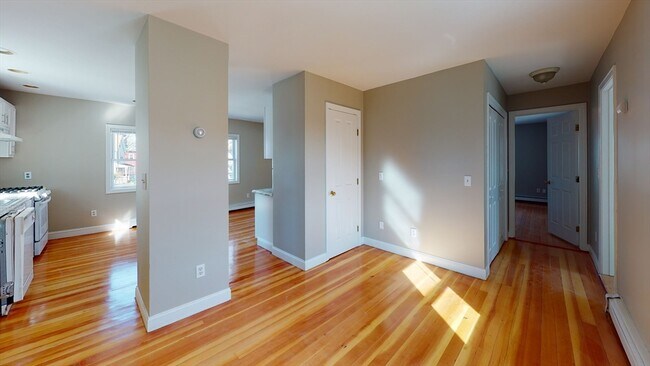 Building Photo - 22-24-24 Kelley Ct