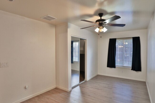 Building Photo - Beautiful Gilbert 3 bed/ 3 bath in Gilbert's The Gardens Community