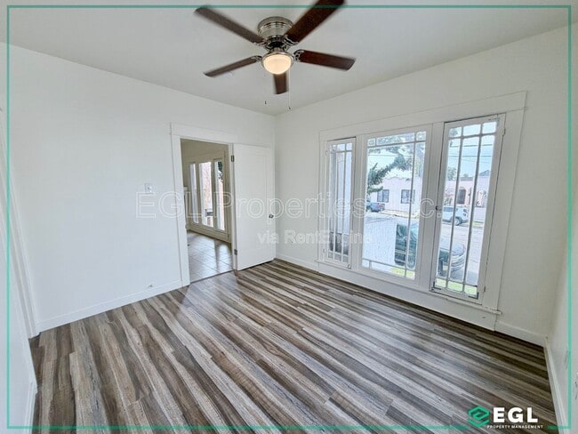 Building Photo - 816 Forest Ave