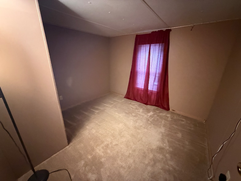 Building Photo - 10530 E Sidney Rd