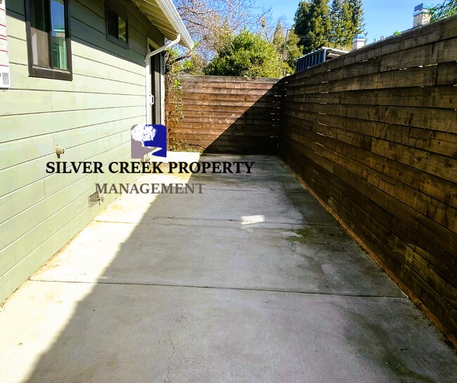 Building Photo - Move-In Ready Renovated 2BR in Sought-After Downtown Pleasanton