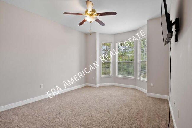 Building Photo - 321 Scotch Pine Ln