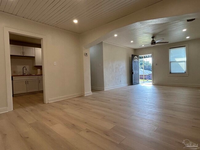 Building Photo - 510 Palisade Rd