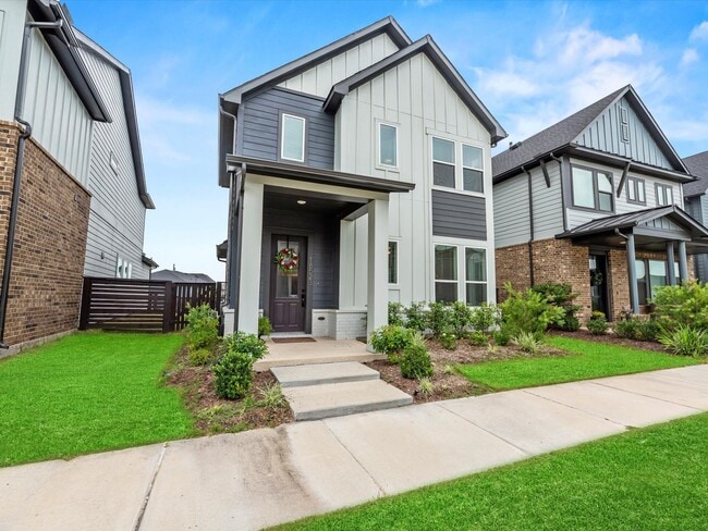Building Photo - 18523 Vivacious Ln