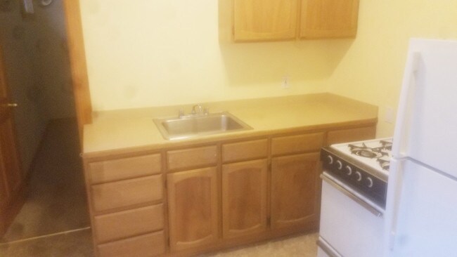 Building Photo - Naoma Apartments - 1 bedroom