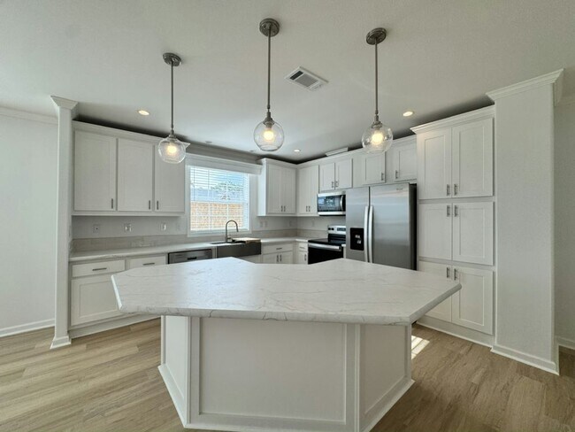 Building Photo - 3070 SW 108th St